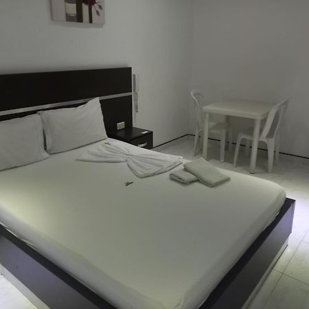 Hotel Suite Royal 梅尔加 外观 照片