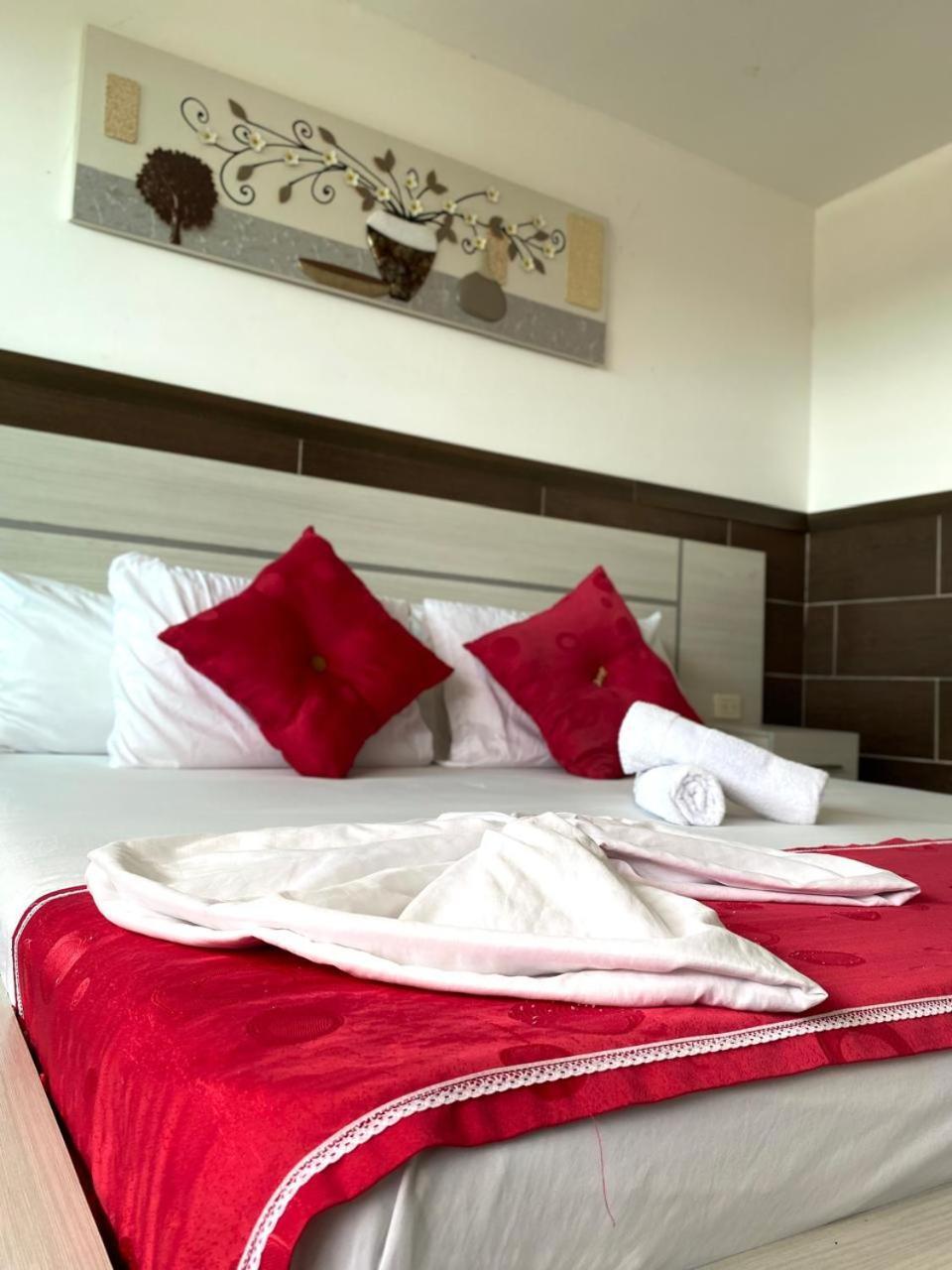 Hotel Suite Royal 梅尔加 外观 照片