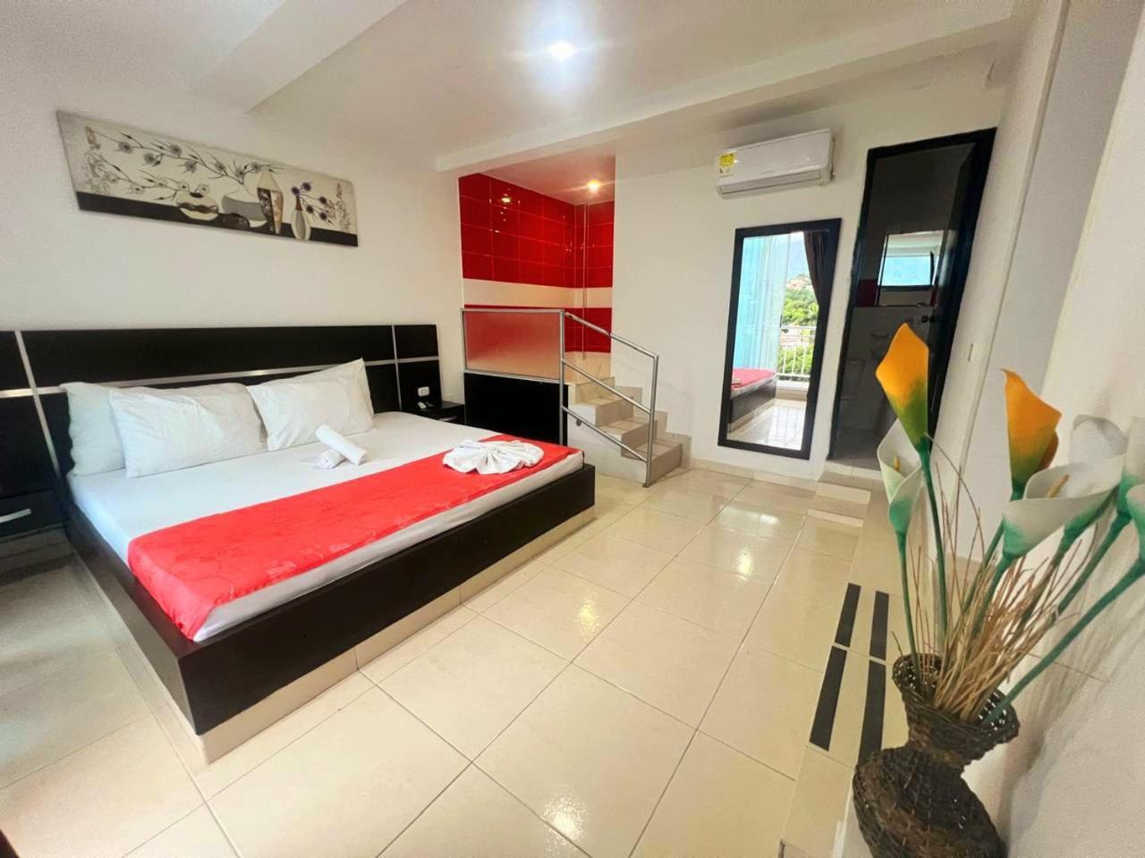 Hotel Suite Royal 梅尔加 外观 照片