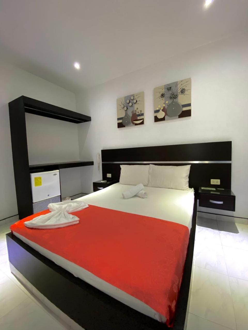 Hotel Suite Royal 梅尔加 外观 照片